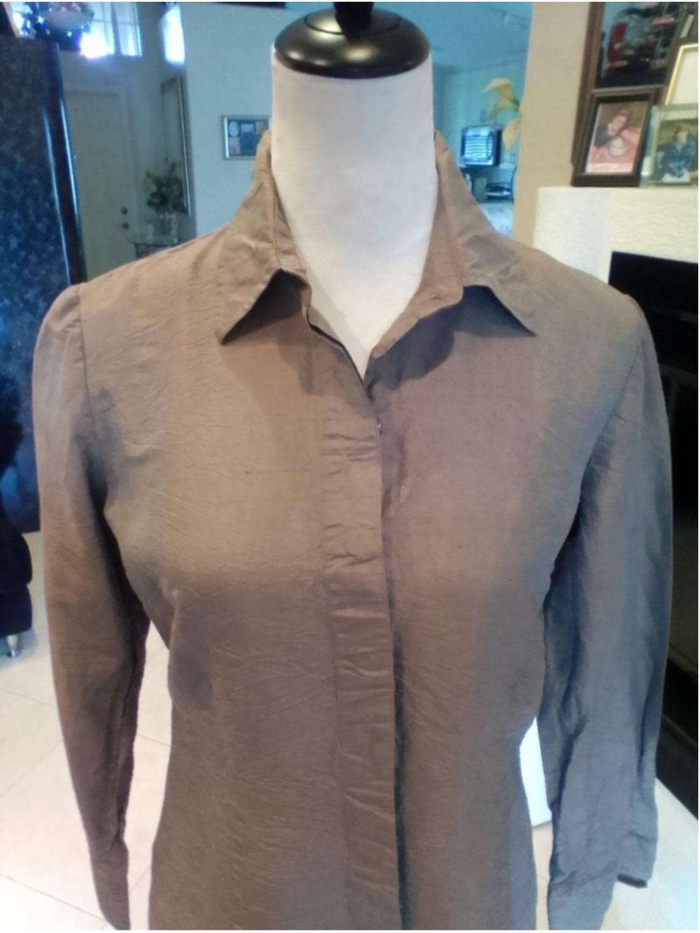 CHICO’S Women's Silk Button Down Front Tan Blouse. Size 0